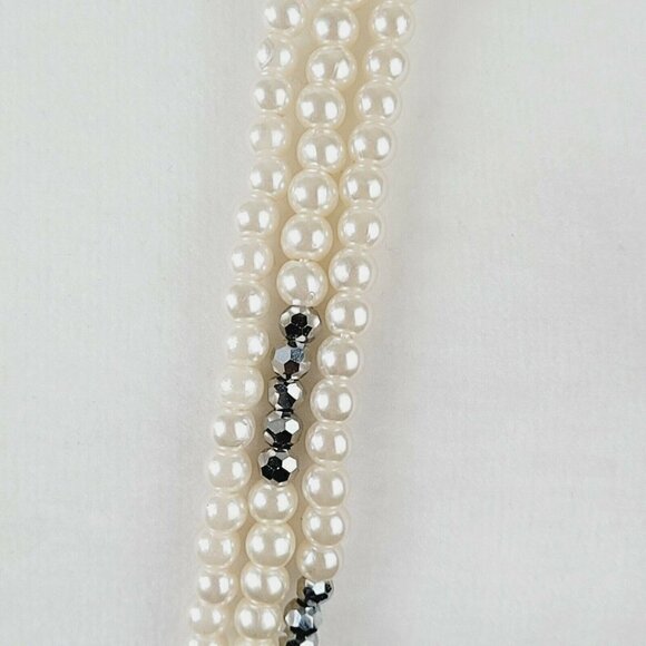 Triple Strand Faux Pearl Necklace With Shimmery Crystals Lightweight Delicate - Picture 6 of 7